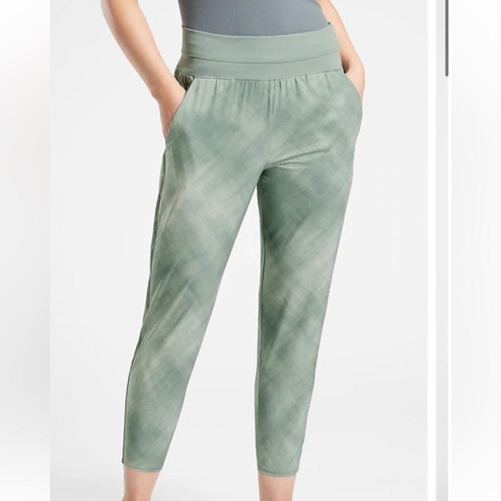 NWT‎ Athleta Nolita Slim Tapered Print Crop Athletic Jogger Pants